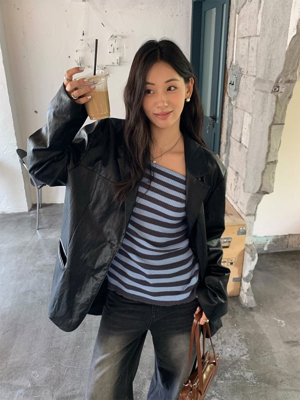 PU kožna jakna, korejski stil, širokog kroja, rever, zatvaranje na dva gumba