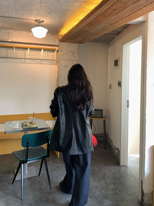 PU kožna jakna, korejski stil, širokog kroja, rever, zatvaranje na dva gumba