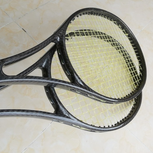Teniska reketa - potpuno karbonsko kućište, karbonska tkanina, OEM prilagodba s logotipom, najlonske niti, napetost do 60 lb