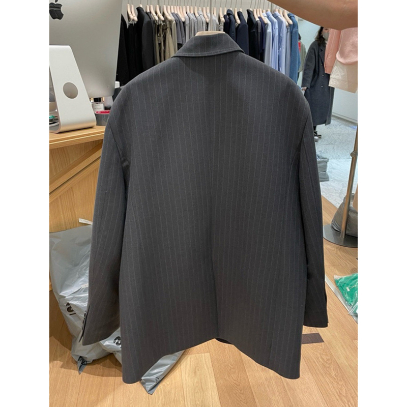 Ženski prugasti blejzer, korejski stil opuštene siluete, ovratnik sakou, dugi rukavi, jesen 2026, poliester, elegantan gradski stil