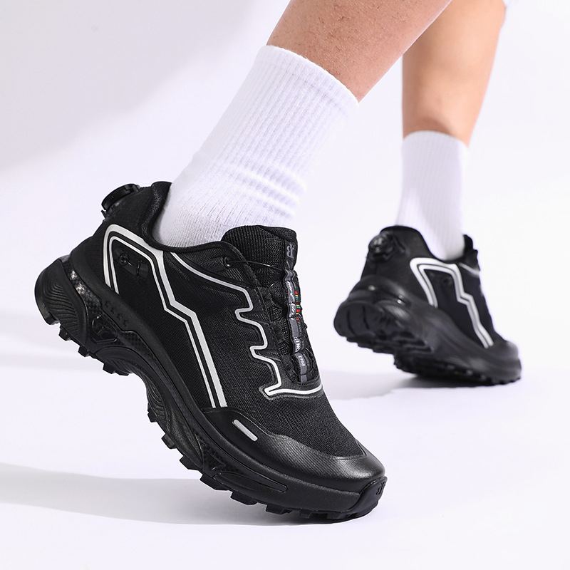 Unisex planinarske tenisice s zatvaranjem rotirajućim gumbom; lagane, protuklizne, otporne na habanje i apsorbiraju šok.