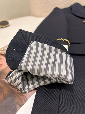 Sacou feminin de costum: nasturi dubli, broderie, poliester, lungime medie, rever de costum (Toamna 2023)