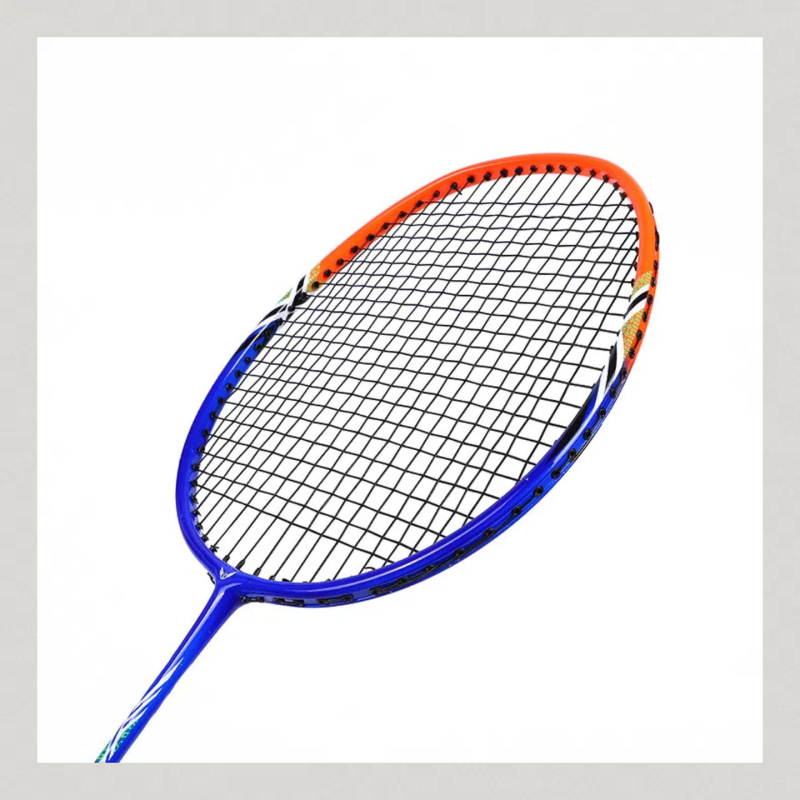 Raketa za badminton s okvirom od ferroalijata, težina 95–100 g, drška G4, direktan udarac