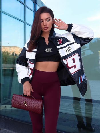 Ženska kožna jakna, street hipster stil, zatvaranje na zip, rever ovratnik, srednja duljina.