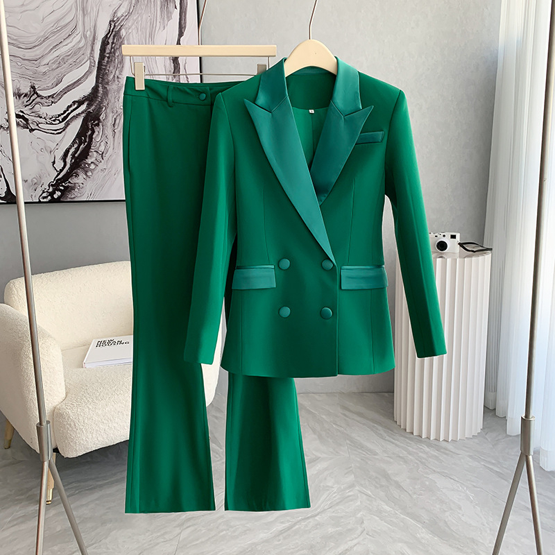 Ženski set sakoa: slim-fit, srednja duljina, V-izrez, prednja ploča s dva gumba, poliester