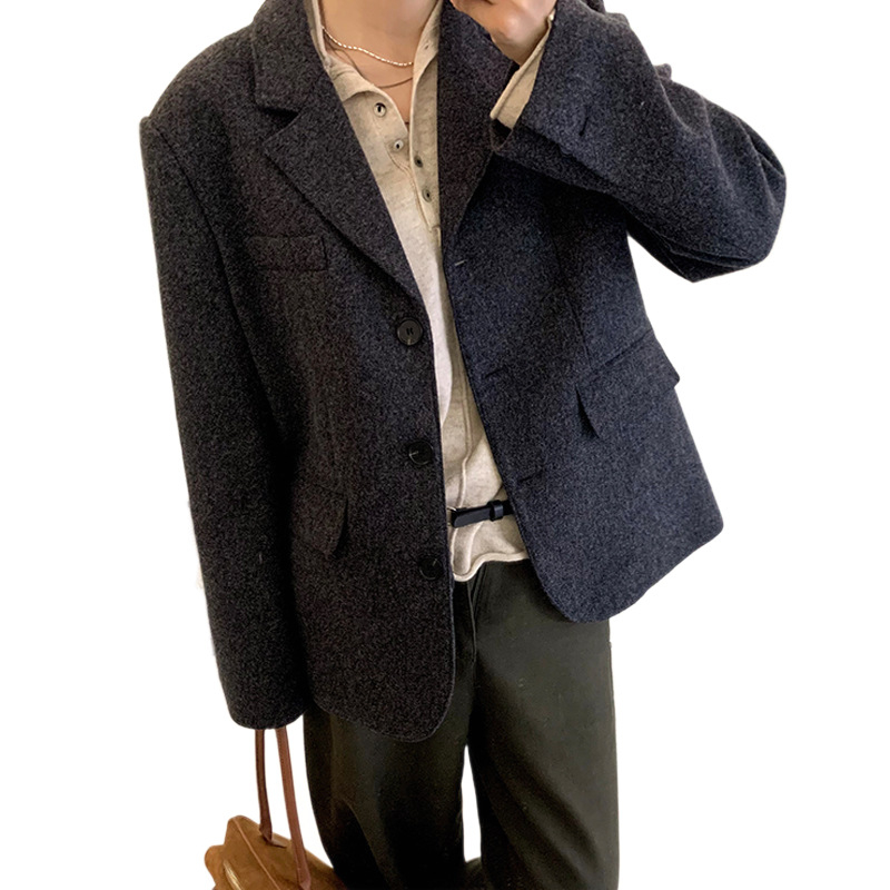 Sacou dama din lână, croială lejeră, închidere cu nasturi, guler de tip sacou, mâneci lungi, 95% lână, iarnă 2025