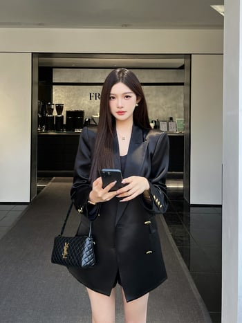 Sacou damă pentru costum, croială lejeră, țesătură acetat, nasturi în două rânduri, mâneci lungi