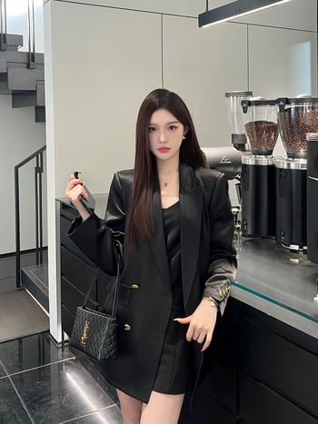 Sacou damă pentru costum, croială lejeră, țesătură acetat, nasturi în două rânduri, mâneci lungi