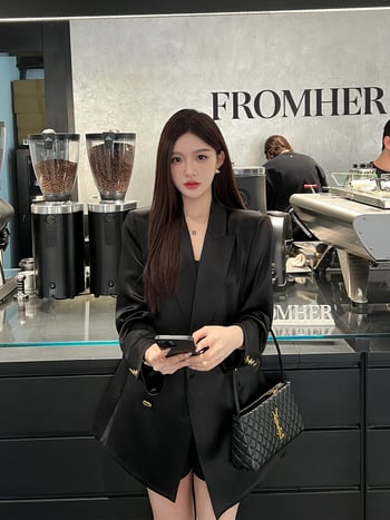 Sacou damă pentru costum, croială lejeră, țesătură acetat, nasturi în două rânduri, mâneci lungi