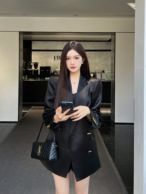 Sacou damă pentru costum, croială lejeră, țesătură acetat, nasturi în două rânduri, mâneci lungi