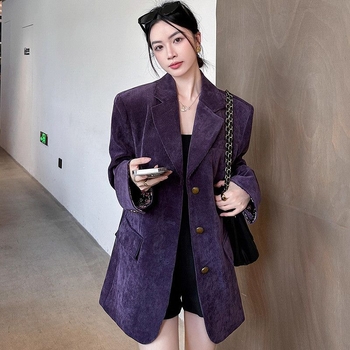 Sacou damă din corduroy, croială lejeră, închidere cu nasturi simpli, guler sacou, mâneci lungi, toamnă–iarna 2025