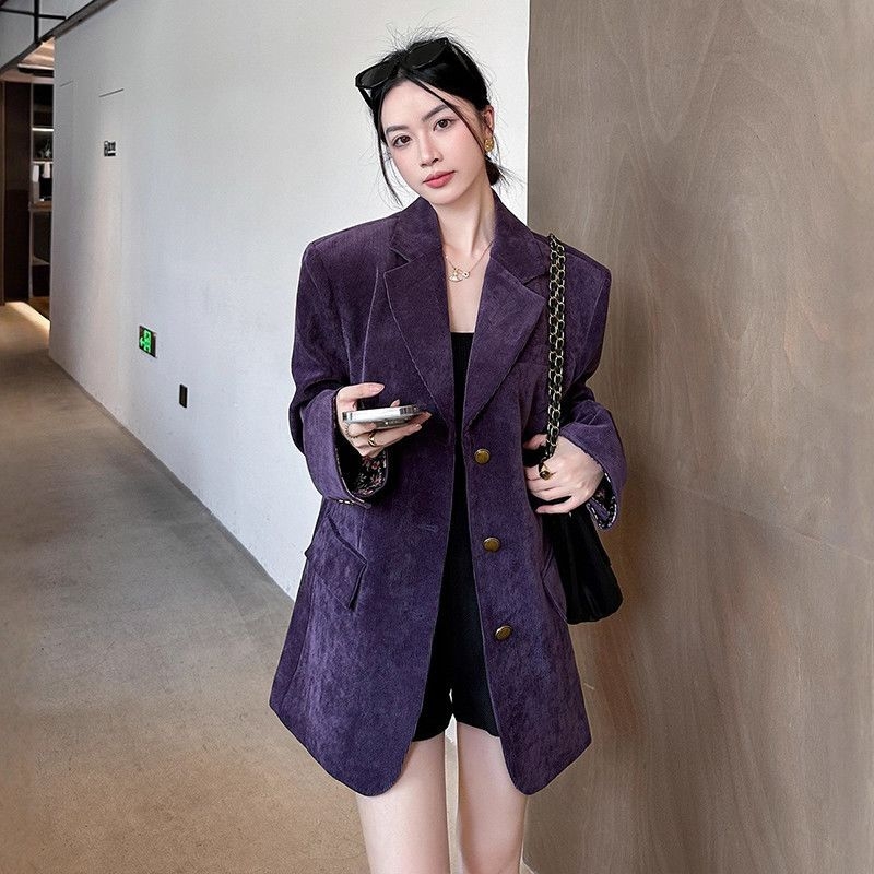 Sacou damă din corduroy, croială lejeră, închidere cu nasturi simpli, guler sacou, mâneci lungi, toamnă–iarna 2025