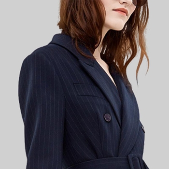 Sacou feminin slim-fit, în dungă, cu nasturi dubli, lungime medie, decolteu în V, poliester texturat