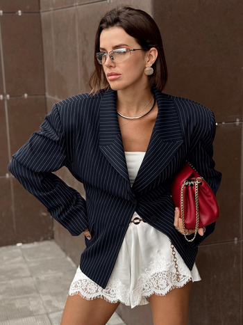 Sacou-blazer damă cu dungi și guler de sacou, croială slim, mâneci lungi, poliester