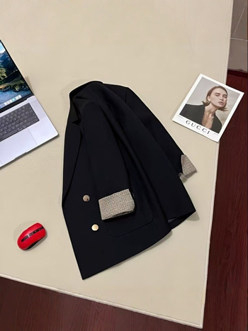 Blazer damă mediu, cu nasturi dubli, guler în stil sacou, mâneci lungi, poliester, design patchwork