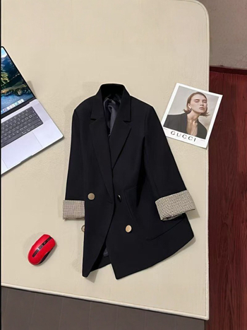 Blazer damă mediu, cu nasturi dubli, guler în stil sacou, mâneci lungi, poliester, design patchwork