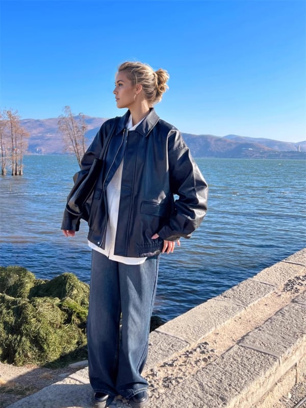 Yichenmei PU bőrhatású rövid kabát női, kapucnival, brit stílusú.