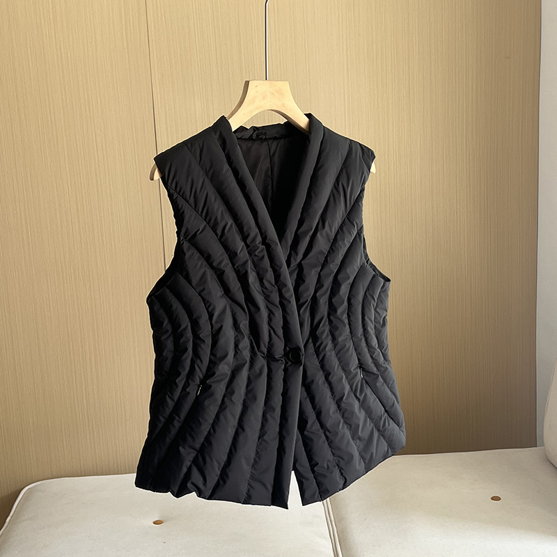 Ženski down vest s V izrezom, uski kroj, jedno dugme, tanko poliester tkanina, gusje perje 86–90%
