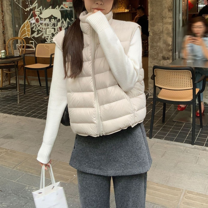 Ženska bez rukava vesta s poliesterskim punjenjem, Zima 2026, ležeran kroj, zatvarač