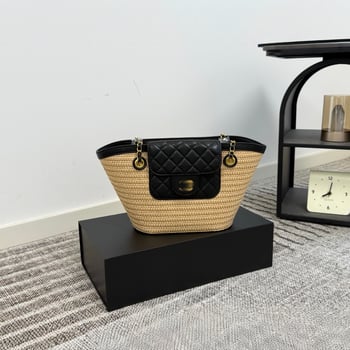 Raffia szalma vödörtáska, városi minimalistikus stílus, mágneses zárás, belső cipzáras zseb, poliészter bélés