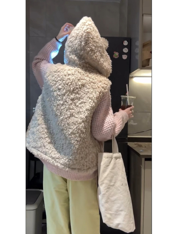 Ženska quiltana vest s kapuljačom i ušima medvjeda, zatvarač, V-izrez, vuneno punjenje, vanjski materijal rayon, A-linijski kroj