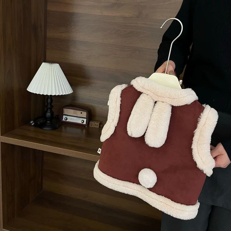 Vesta za djevojčice od chenille s vunenim punjenjem, polo ovratnik, zatvara se jednim gumbom, kratka duljina