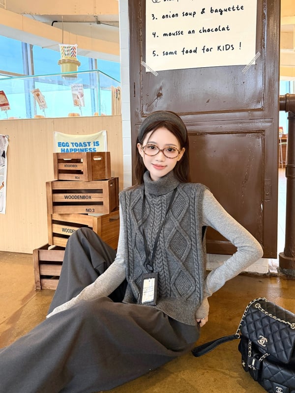 Ženska pletena bez rukava vest s poluotvorenim ovratnikom, standardna duljina, japansko-korejski casual stil (tvar: smjesa kemijskih vlakana; bez punila; zima 2025)