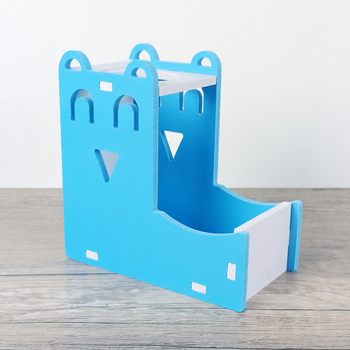 Plastični set za hrčka: hranilica i posuda za vodu uz pladanj, spavaće gnijezdo i skrovište – tri u jednom. Happy Parrot. Za hrčka. Četiri godišnja doba.