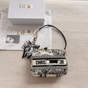 Sminktáska európai–amerikai retró stílusú, vászonból, zipzárral nyitható, nylon béléssel, vízszintes négyszöges forma