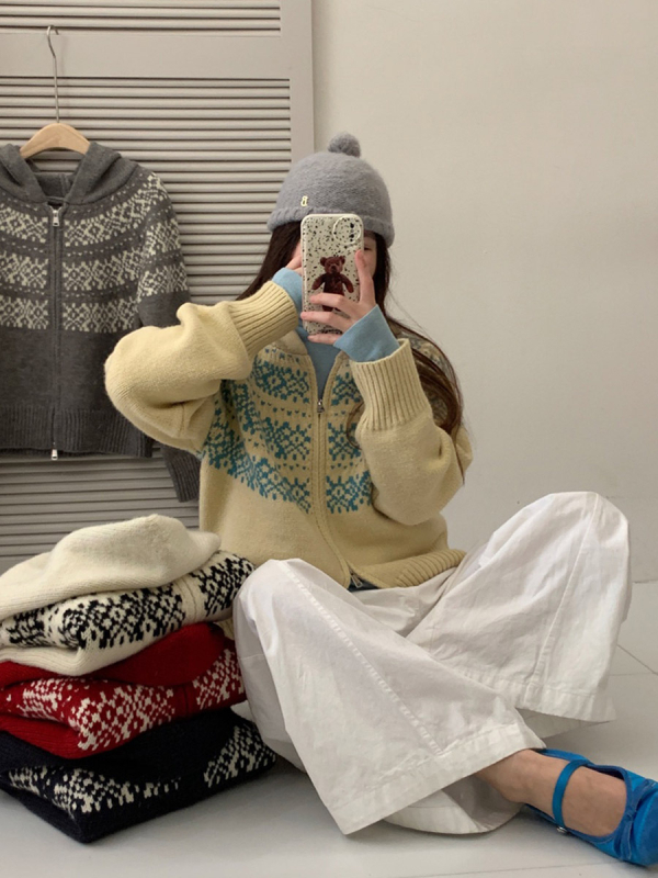 Kapujački kardigan od vunenog miksa, geometrijski jacquard, debela pletenina, zatvarač