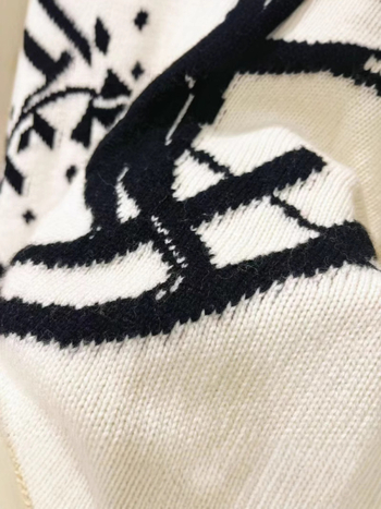 Ženski pleteni kardigan s jacquardom i klopom ovratnika, prednje kopčanje, dugi rukavi, srednje debljine, Zima 2024