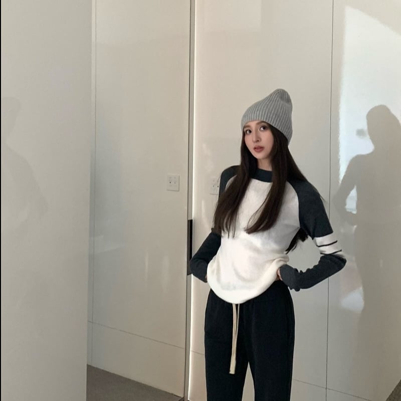 Pulóver, amerikai retro stílus, karcsúsított szabás, hosszú ujjú, kerek nyakú