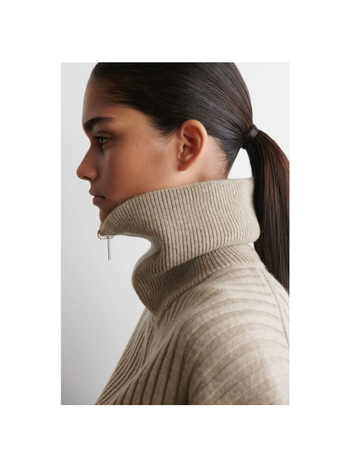 Kardigan od 95% vune, debeo, polu-visoki ovratnik, zatvarač, dugi rukavi