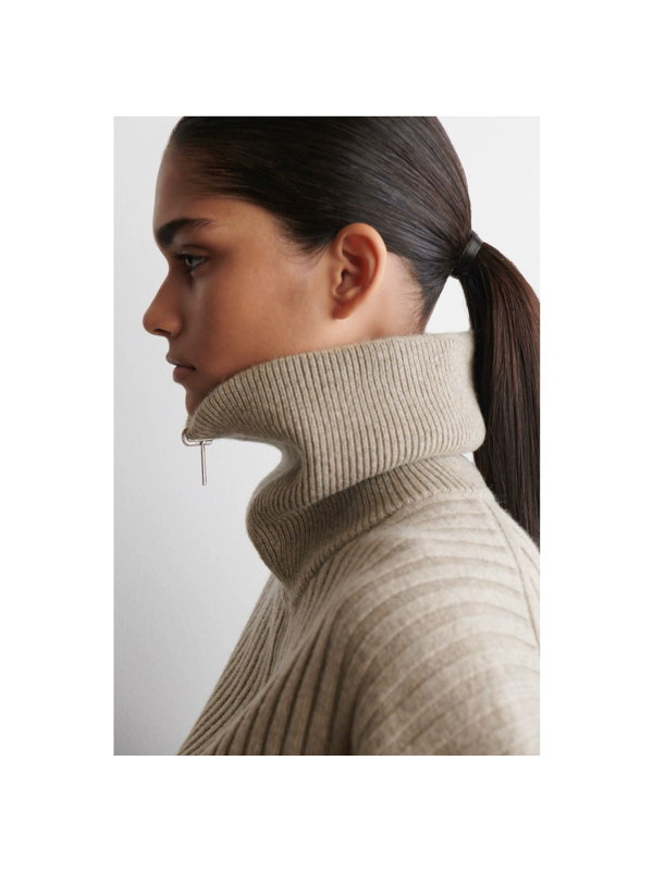 Kardigan od 95% vune, debeo, polu-visoki ovratnik, zatvarač, dugi rukavi