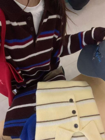 Pulover od 100% ovčje vune s polo ovratnikom, dugi rukavi, prugasti uzorak
