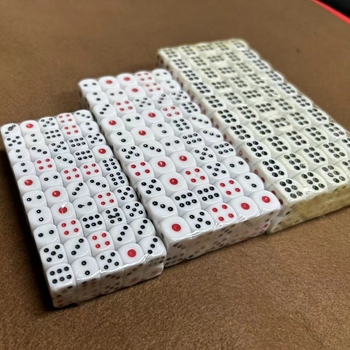 Dobókocka: négy oldalú, fillet-stílus, sakkhoz és kártyajátékokhoz alkalmas (négy oldalú; fillet-stílus; sakkhoz és kártyajátékokhoz)