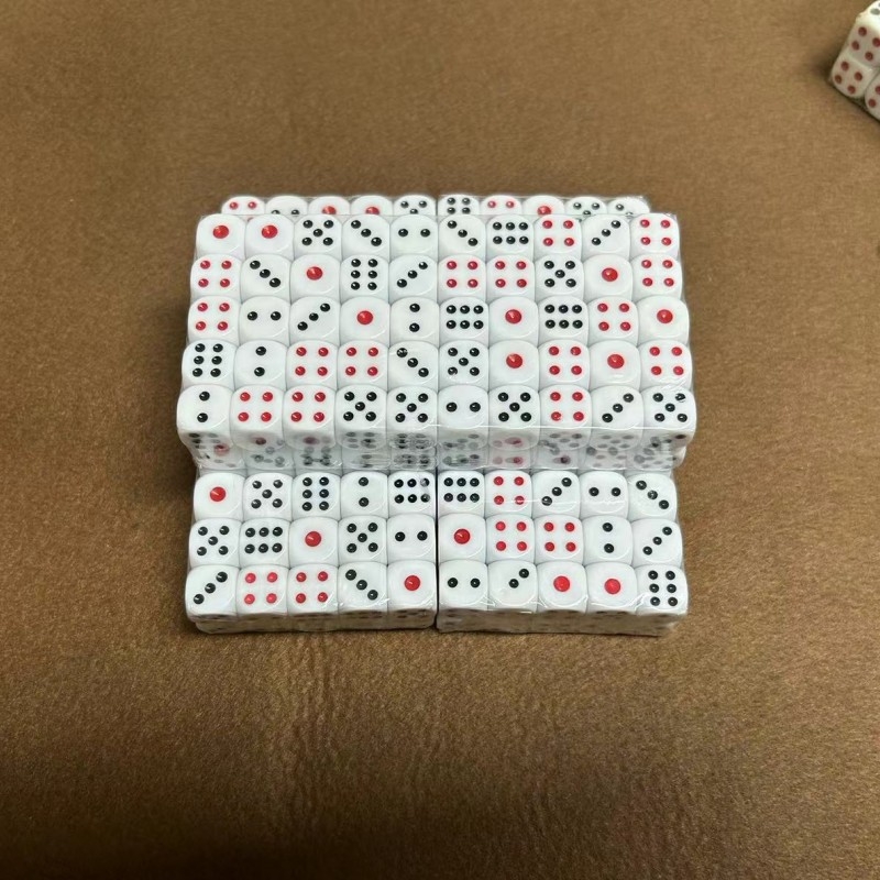 Dobókocka: négy oldalú, fillet-stílus, sakkhoz és kártyajátékokhoz alkalmas (négy oldalú; fillet-stílus; sakkhoz és kártyajátékokhoz)