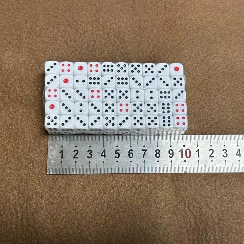 Dobókocka: négy oldalú, fillet-stílus, sakkhoz és kártyajátékokhoz alkalmas (négy oldalú; fillet-stílus; sakkhoz és kártyajátékokhoz)