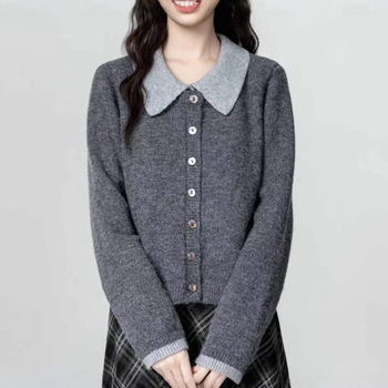 Πλεκτό γυναικείο cardigan με ψεύτικο διπλό στρώμα, γιακά polo, μακριά μανίκια, στενή γραμμή