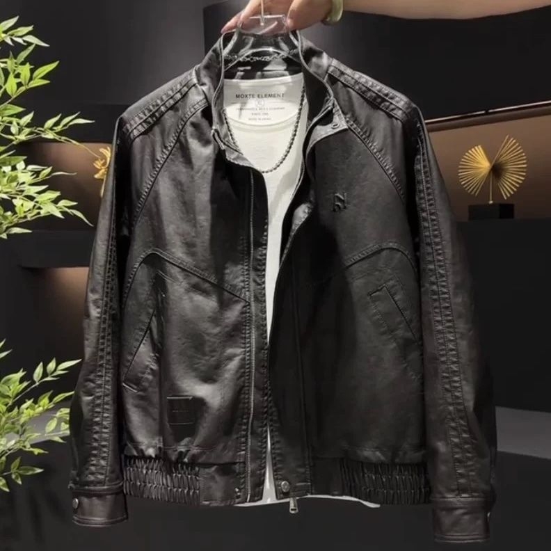 Muška PU kožna jakna s podstavom od flisa, slobodan kroj, bikerski stil, stojeći ovratnik, zatvarač sprijeda, jesen 2024