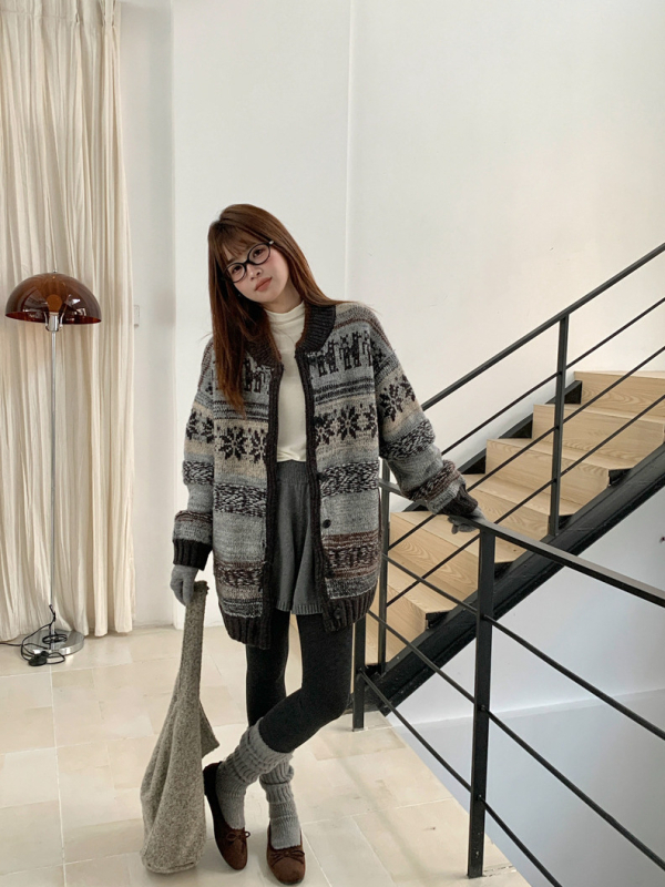 Vuneni kardigan s jacquard geometrijskim uzorkom, debeli pleteni, okrugli ovratnik