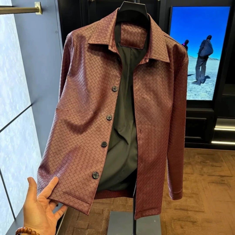 Férfi PU bőrkabát reveres gallérral, szűk szabás, egysoros gombos zárás, poliészter bélés