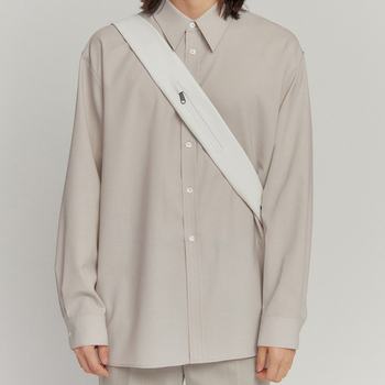 Férfi crossbody táska – egyszerű design, PU bőr, vízszintes négyszögletű forma, cipzáras nyitás, belső cipzáras zseb, vízálló