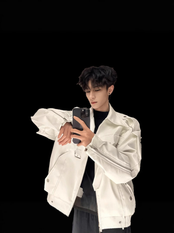 Férfi PU bőrkabát, cleanfit stílus, elülső cipzár, poliészter bélés, kapucni nélküli