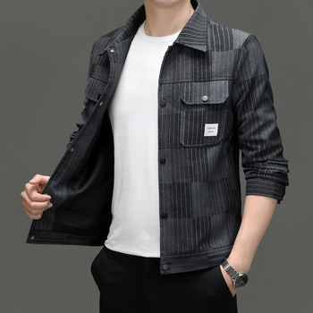 PU кожено мъжко яке, вертикална ивица, реверен яка, едноредово закопчаване, релефни принт детайли