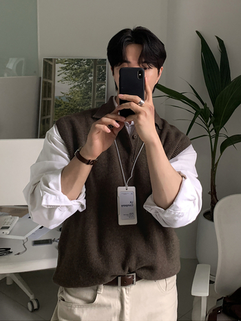 Muški teški pleteni prsluk bez rukava, opušten kroj, rever ovratnik, jednobojni uzorak, pogodan za proljeće i jesen