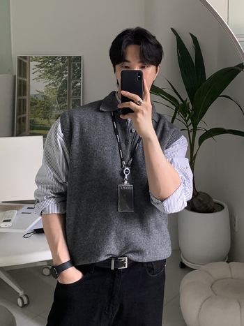 Muški teški pleteni prsluk bez rukava, opušten kroj, rever ovratnik, jednobojni uzorak, pogodan za proljeće i jesen