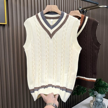 Muška bezruk vest s V-izrezom, slobodan kroj, angora 30–35%, proljeće i jesen