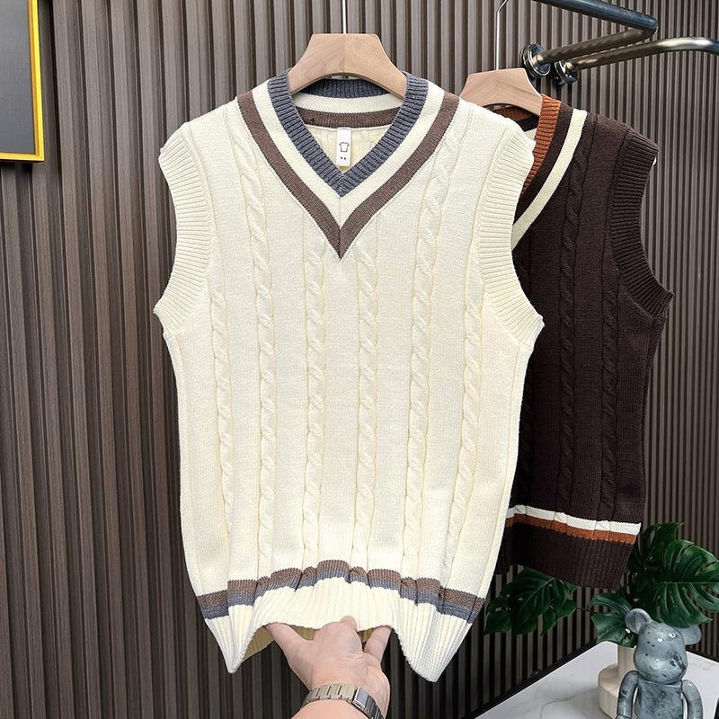 Muška bezruk vest s V-izrezom, slobodan kroj, angora 30–35%, proljeće i jesen