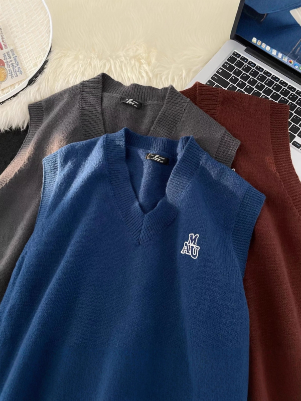 Muški pleteni bez rukava prsluk s V-izrezom, slobodan kroj, mješavina vune 30–35%, proljeće i jesen 2025